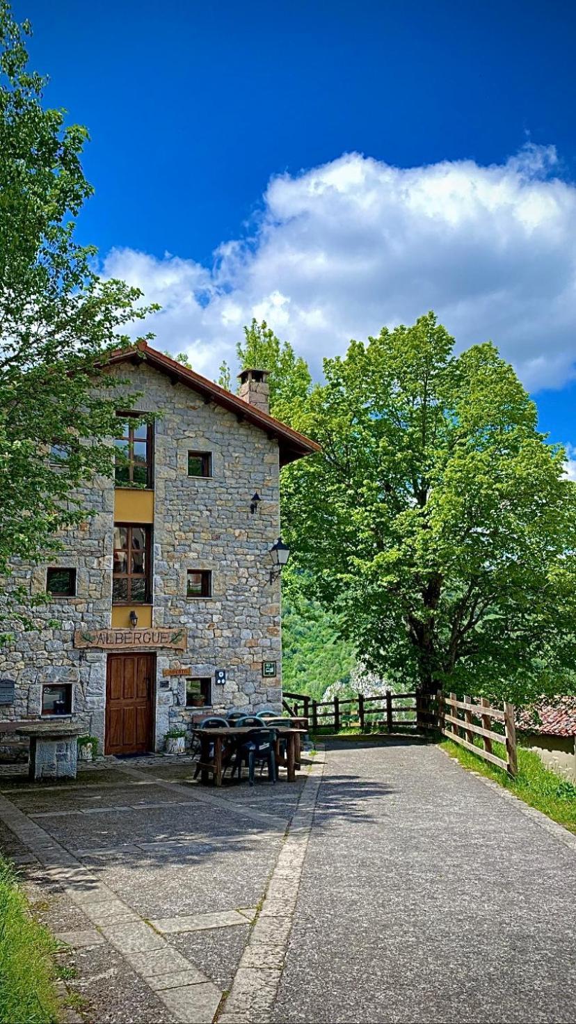 Albergue Pena Castil Sotres Bagian luar foto