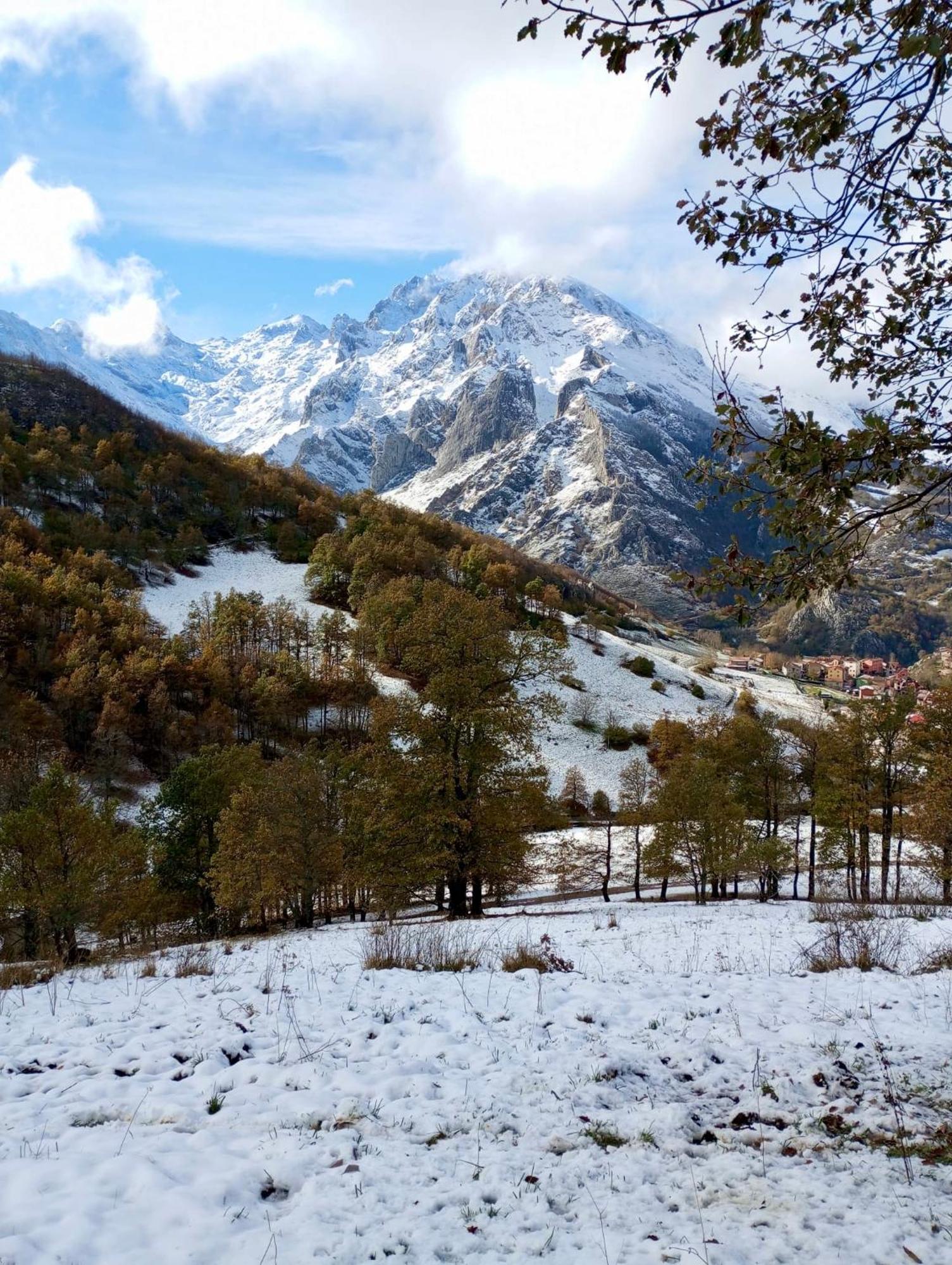 Albergue Pena Castil Sotres Bagian luar foto