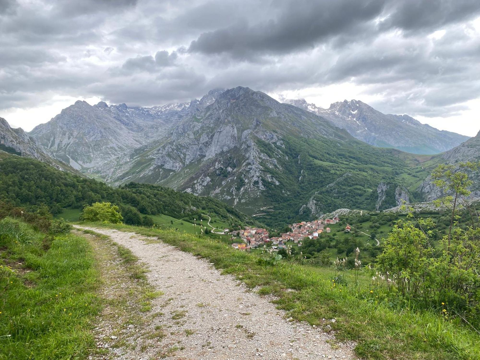 Albergue Pena Castil Sotres Bagian luar foto