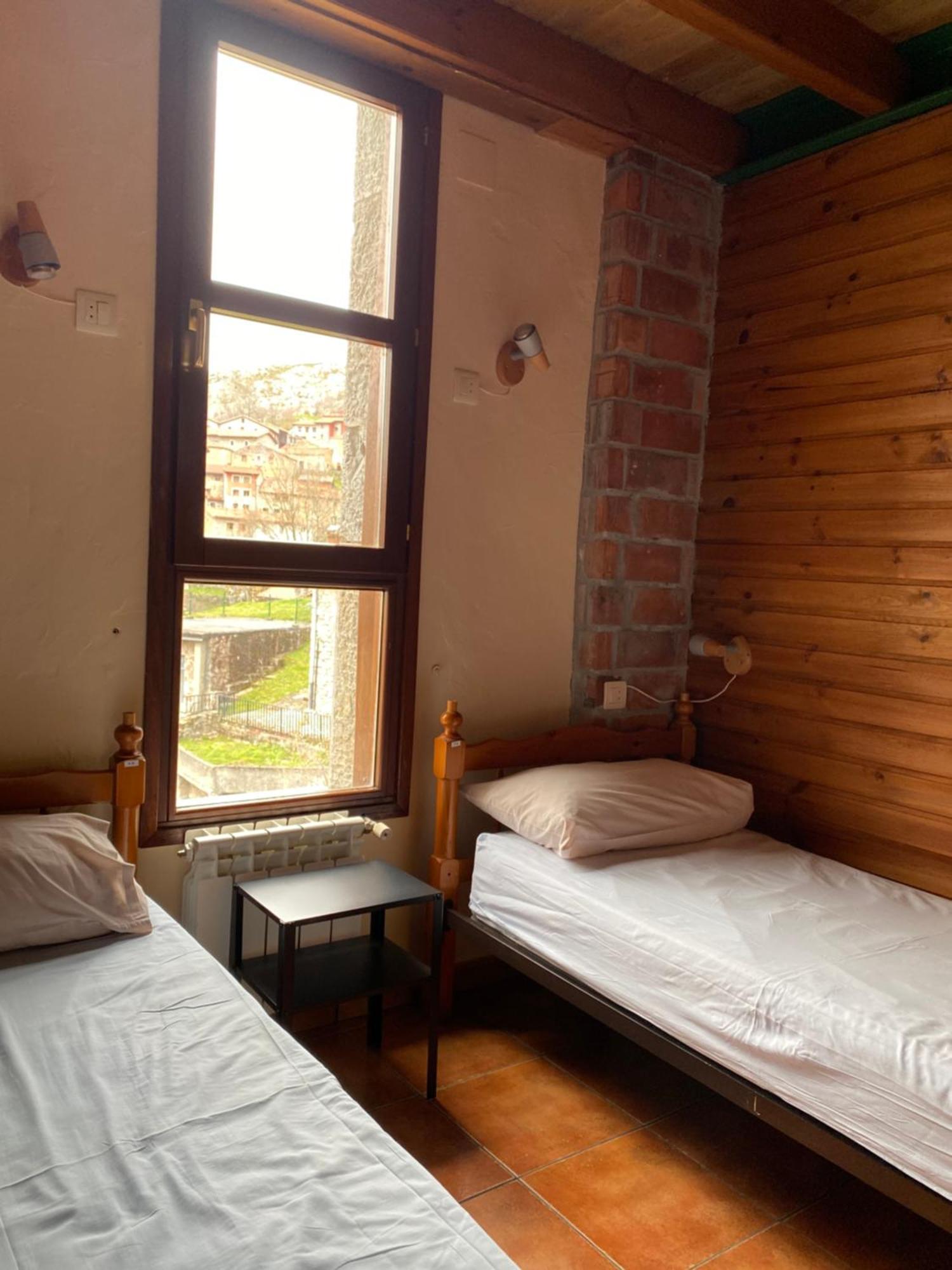 Albergue Pena Castil Sotres Bagian luar foto